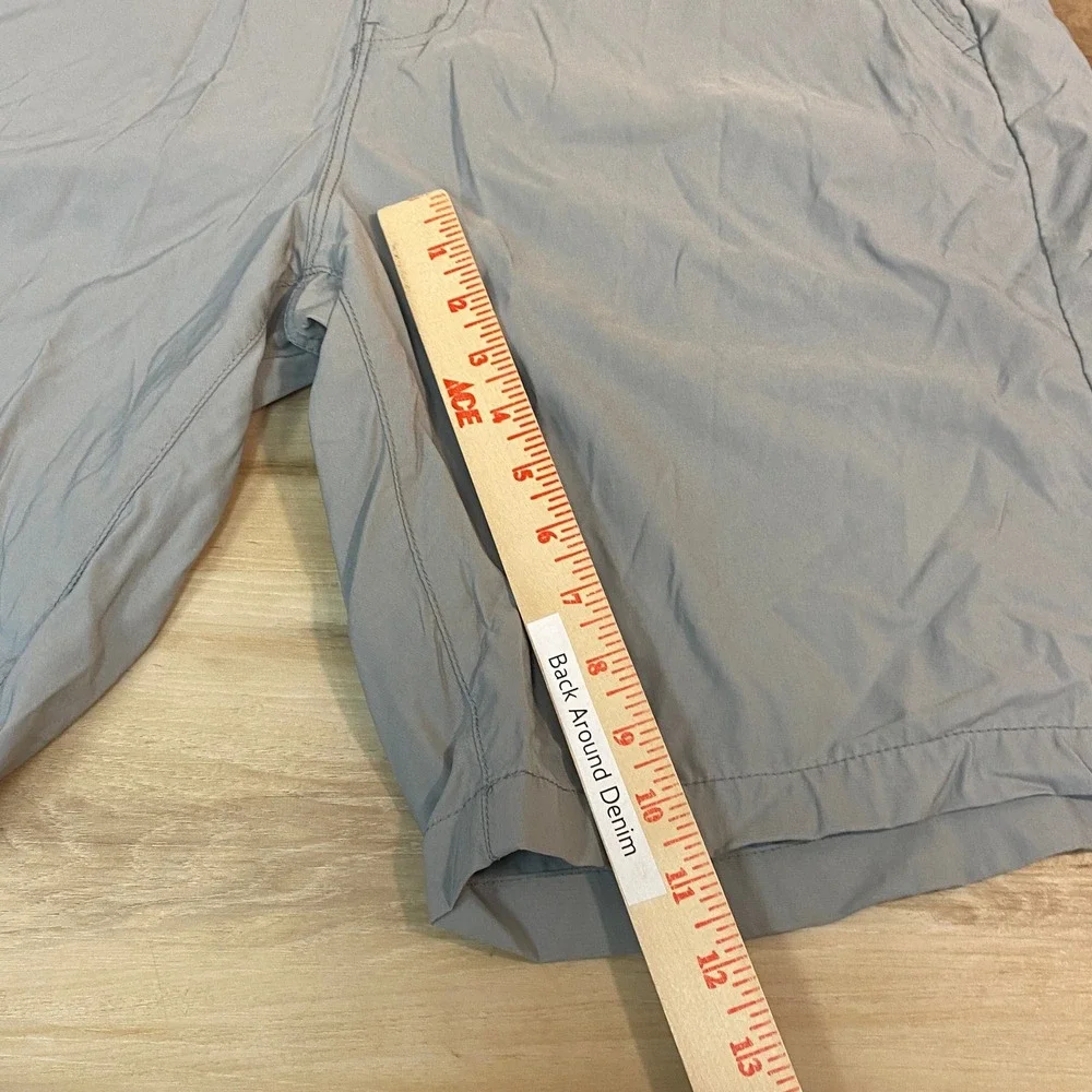 Eddie Bauer Men's Size 38 Gray Outdoor Nylon Spandex Cargo Shorts Zip Pocket